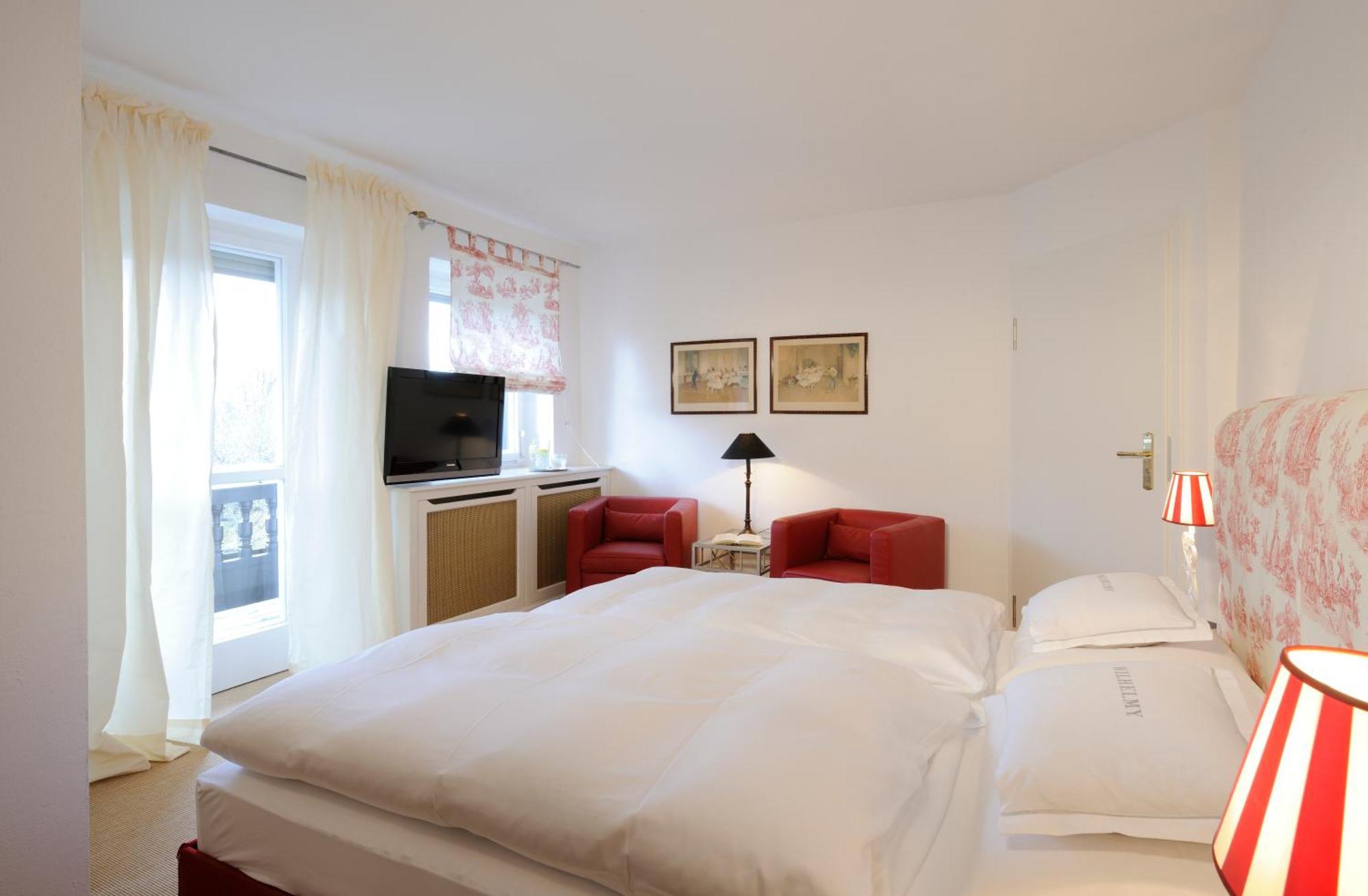 Boutique Hotel Relais Chalet Wilhelmy Bad Wiessee Room photo